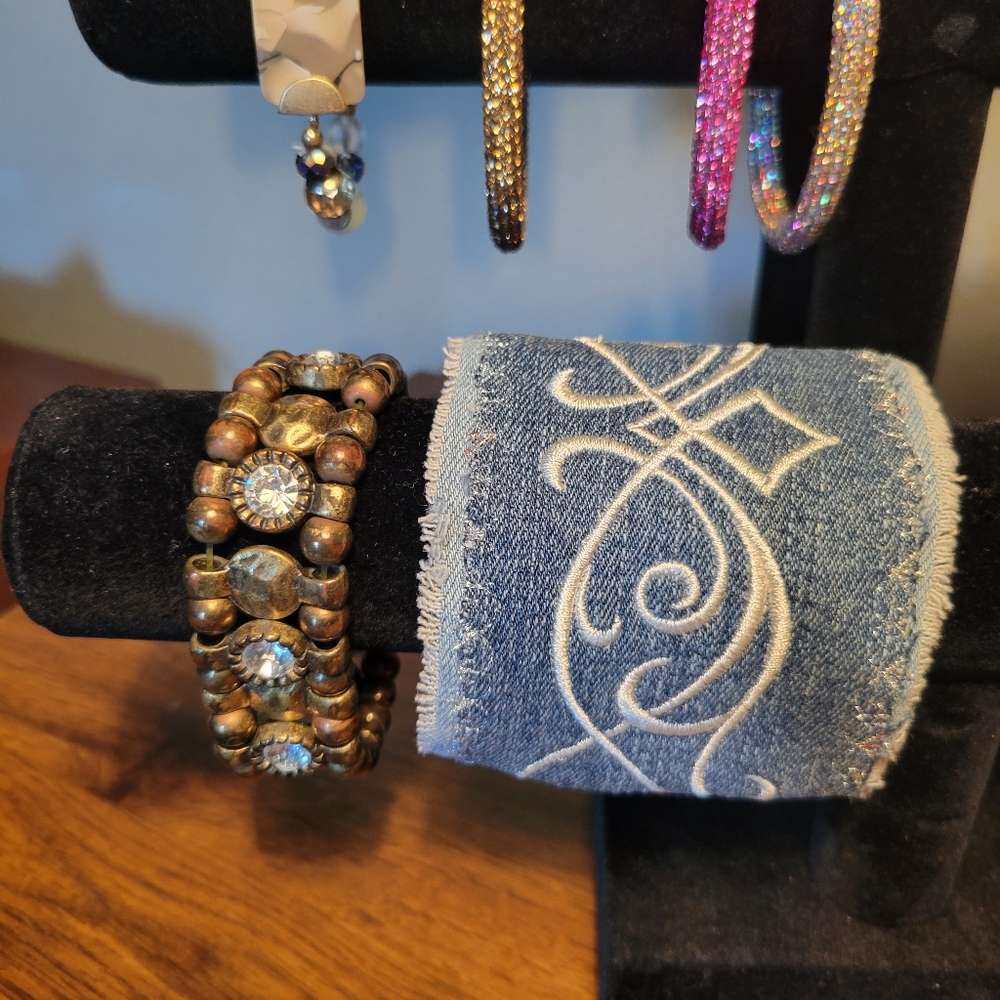 18 bracelets for one price - Picture 6 of 7